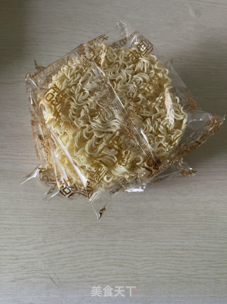 蒜蓉酱蒸里的做法步调：1
