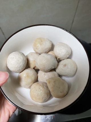 利剑菜粉丝肉丸汤的做法步调：3