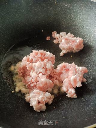 肉沫拌粉的做法步调：1
