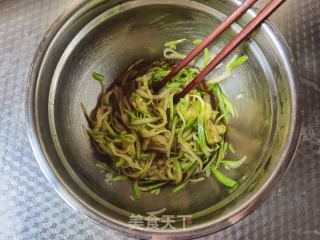 夏季陈，清新凉拌西葫芦的做法步调：8