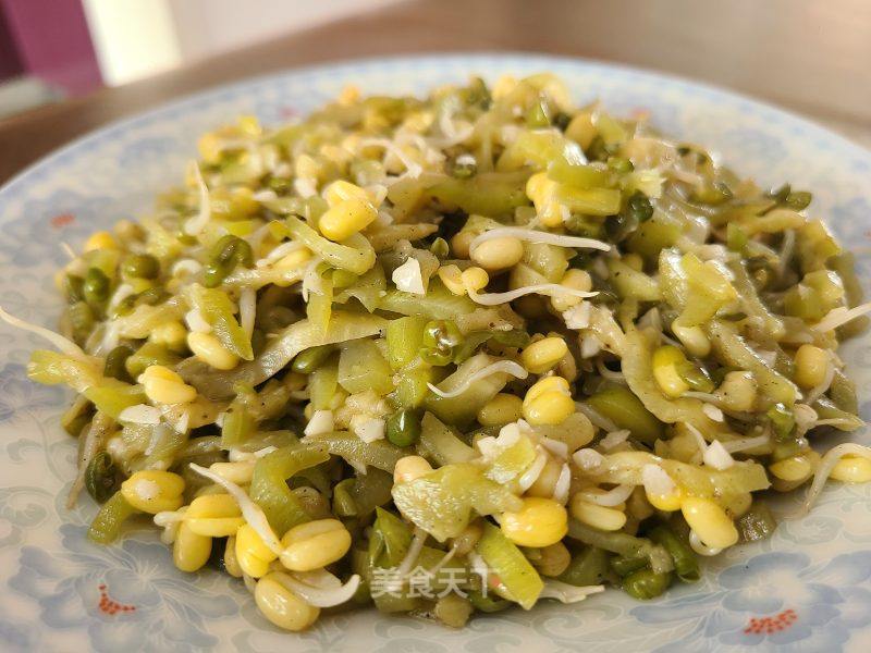 紫茄炒绿芽菜的做法