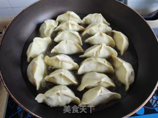 黄瓜丝牛肉煎饺的做法步调：10