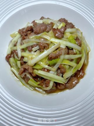 韭黄炒牛肉的做法步调：14