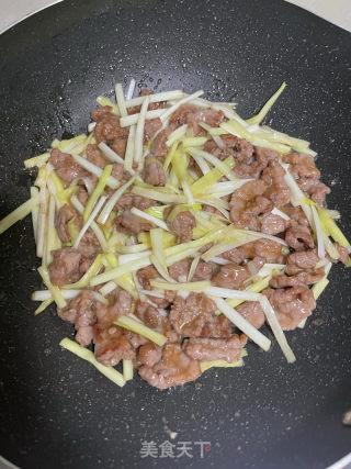 韭黄炒牛肉的做法步调：10