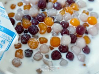 奶喷鼻芋圆的做法步调：3