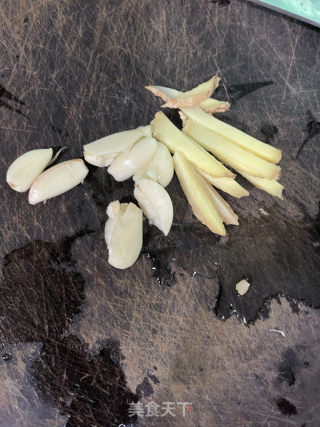 黄豆酱带鱼的做法步调：2