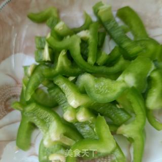 喷鼻菇炒鸡胸肉的做法步调：8