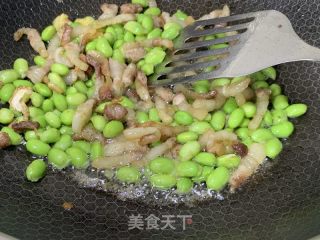 茄子炒毛豆的做法步调：1