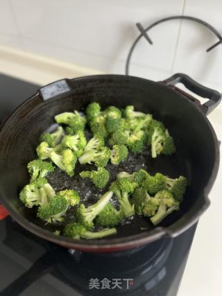 瑶柱西兰花的做法步调：3