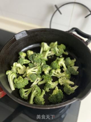 瑶柱西兰花的做法步调：2
