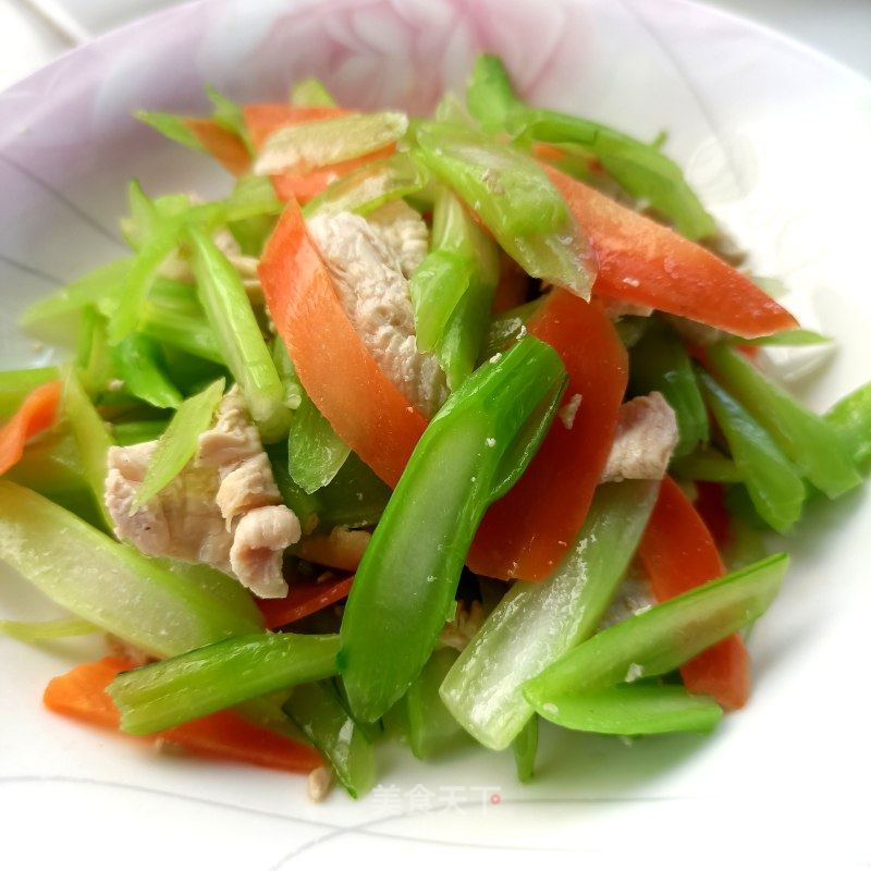 鸡胸肉炒菜芯的做法