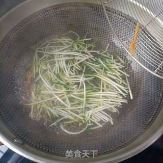 胡萝卜拌紫苦蓝的做法步调：5