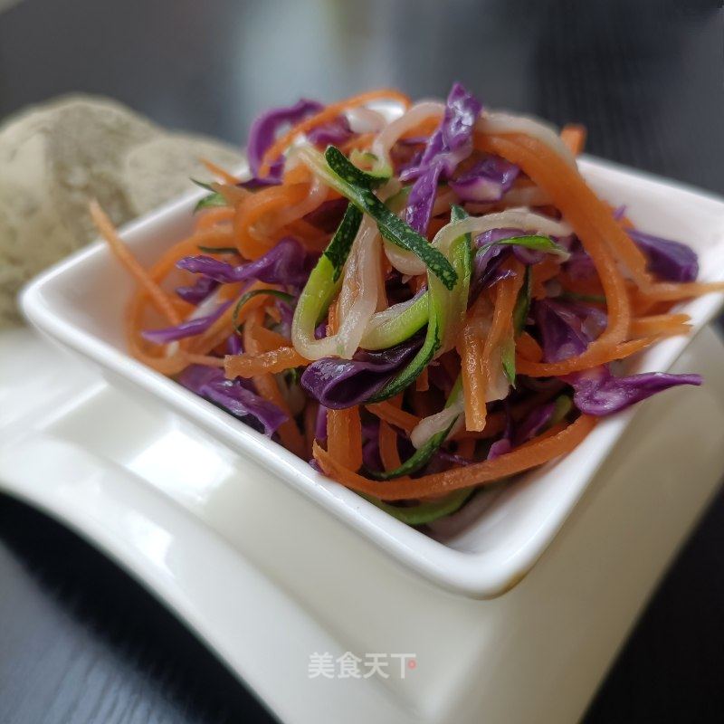 胡萝卜拌紫苦蓝的做法