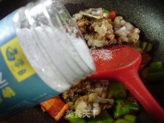 干锅牛蛙的做法步调：14