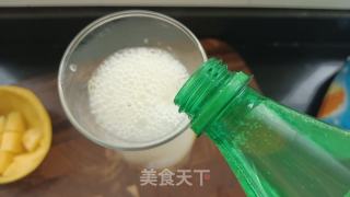 雪碧芒果饮的做法步调：5
