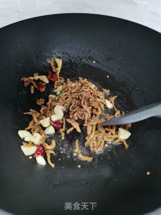 肉丝炒空心菜梗的做法步调：5