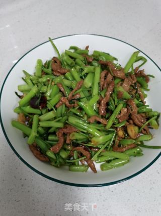 肉丝炒空心菜梗的做法步调：8