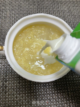 银耳绿豆牛奶羹的做法步调：10