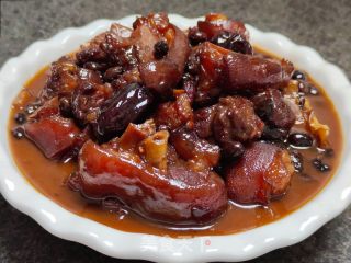 乌豆炖猪足的做法步调：16