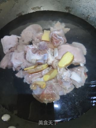 乌豆炖猪足的做法步调：2