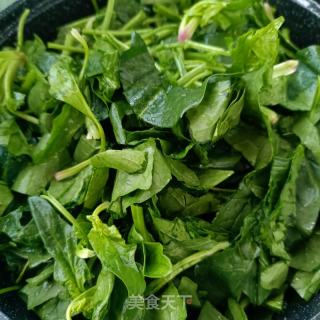 煮肉丝拌菠菜的做法步调：2