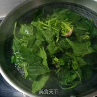 煮肉丝拌菠菜的做法步调：12