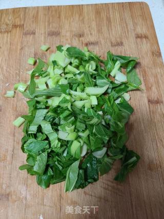 青菜玉米粒鸡蛋炒馍丁的做法步调：2