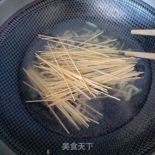 肉丝炝锅里的做法步调：6