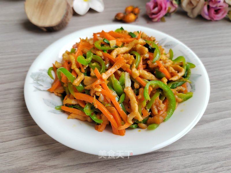 胡萝卜青椒炒鸡肉的做法