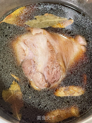 白烧肘子的做法步调：10