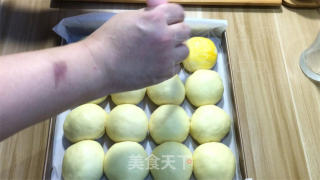 浓奶油小餐包，又喷鼻又硬又推丝，咬一心奶喷鼻实足！的做法步调：12