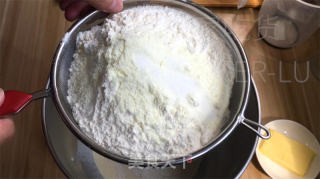 浓奶油小餐包，又喷鼻又硬又推丝，咬一心奶喷鼻实足！的做法步调：2