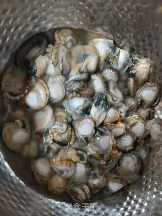 蒜蓉蒸扇贝金针菇的做法步调：2