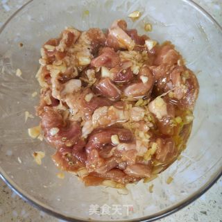 黄花菜蒸滑肉的做法步调：6