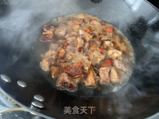 白烧牛腩的做法步调：11