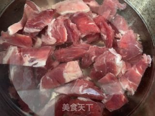 白烧牛腩的做法步调：2