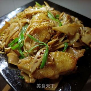 鸡翅炒碳烤笋尖的做法步调：15