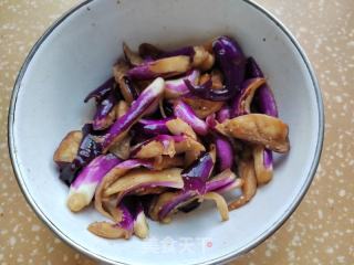 茄子烧芋艿的做法步调：1
