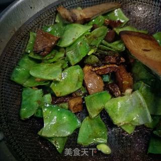 卤肉焖藊豆的做法步调：4