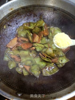 卤肉焖藊豆的做法步调：8
