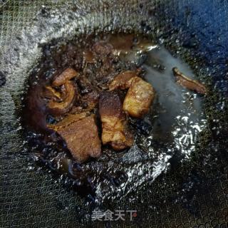 卤肉焖藊豆的做法步调：1