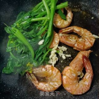 对虾炒菜芯的做法步调：10