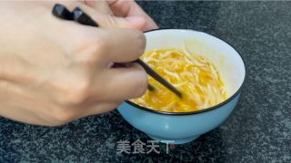 银鱼煎蛋的做法步调：4