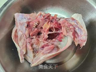 白烧鱼头的做法步调：2