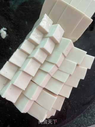 虾仁豆腐蒸蛋的做法步调：2