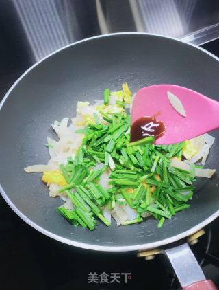 利剑木耳韭菜炒鸡蛋的做法步调：8