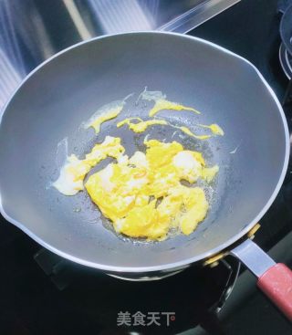 利剑木耳韭菜炒鸡蛋的做法步调：5