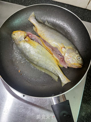豆腐烧黄鱼的做法步调：6