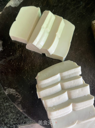 豆腐烧黄鱼的做法步调：2
