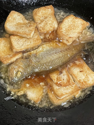 豆腐烧黄鱼的做法步调：13